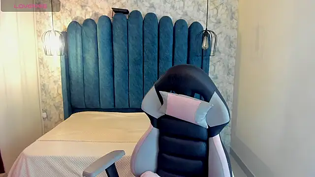 Lovely-martina online show from 12.16.25