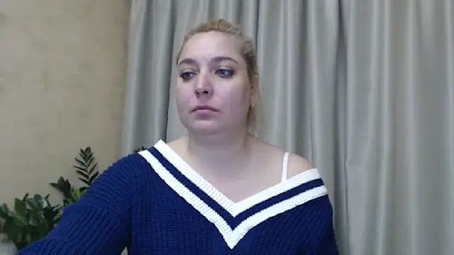 Snapshot of sweetpussy13 chatting on 12.03.24 sweetpussy13 online show from 12.03.24