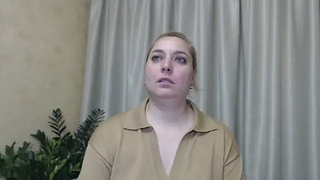 Snapshot of sweetpussy13 chatting on 12.11.24 sweetpussy13 online show from 12.11.24