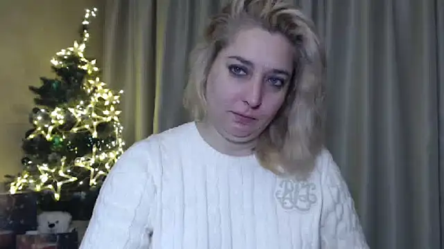 Snapshot of sweetpussy13 chatting on 12.31.24 sweetpussy13 online show from 12.31.24