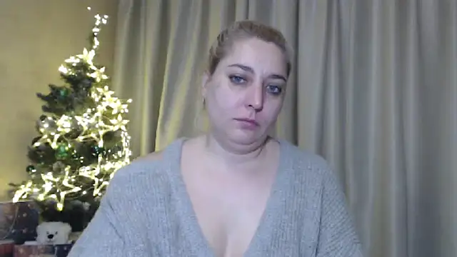 Snapshot of sweetpussy13 chatting on 01.03.25 sweetpussy13 online show from 01.03.25