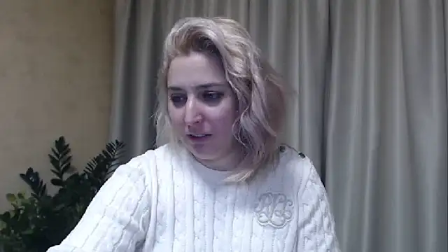 Snapshot of sweetpussy13 chatting on 02.09.25 sweetpussy13 online show from 02.09.25