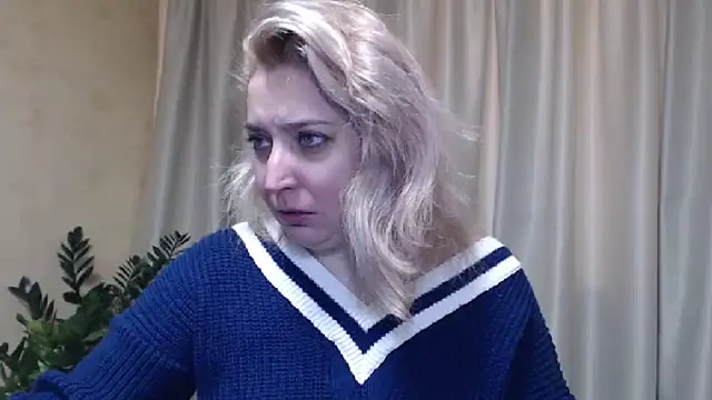 Snapshot of sweetpussy13 chatting on 02.11.25 sweetpussy13 online show from 02.11.25