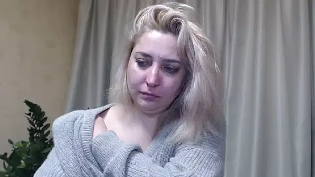 Snapshot of sweetpussy13 chatting on 02.20.25 sweetpussy13 online show from 02.20.25
