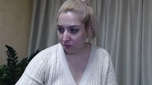 Snapshot of sweetpussy13 chatting on 02.23.25 sweetpussy13 online show from 02.23.25