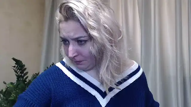 Snapshot of sweetpussy13 chatting on 02.27.25 sweetpussy13 online show from 02.27.25