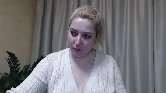 Snapshot of sweetpussy13 chatting on 03.02.25 sweetpussy13 online show from 03.02.25