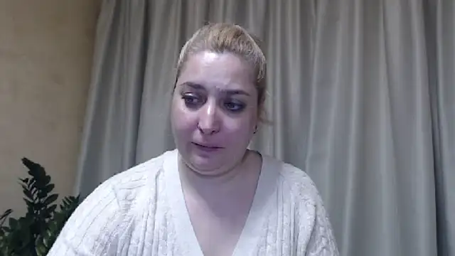 Snapshot of sweetpussy13 chatting on 03.19.25 sweetpussy13 online show from 03.19.25
