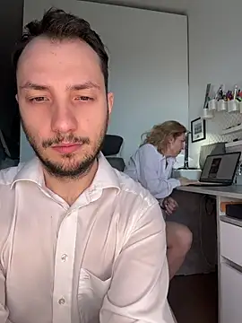 Lovebackground online show from 04.02.26