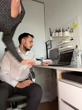 Lovebackground online show from 04.03.26