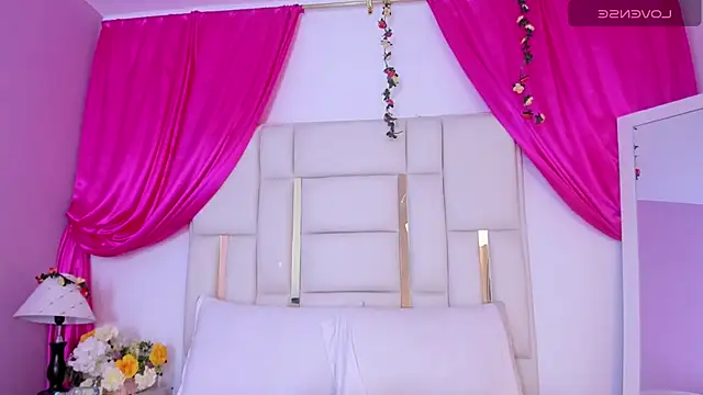 Silvanna-Casstro online show from 04.14.26