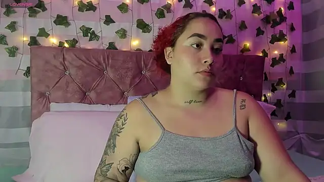 Snapshot of Ayla-marttinez chatting on 06.19.26 Ayla-marttinez online show from 06.19.26