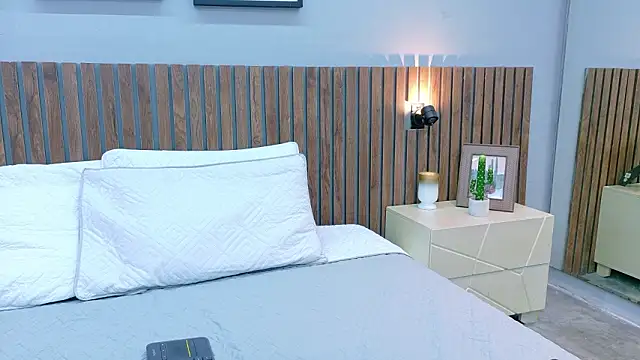 Mia Bellefort online show from 02.13.26