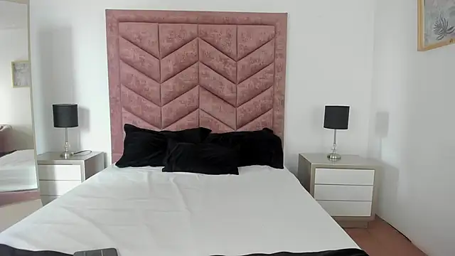 Scarlett  Noir online show from 02.26.26