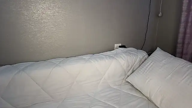 Snapshot of Freya_land chatting on 02.25.26 Freya land online show from 02.25.26