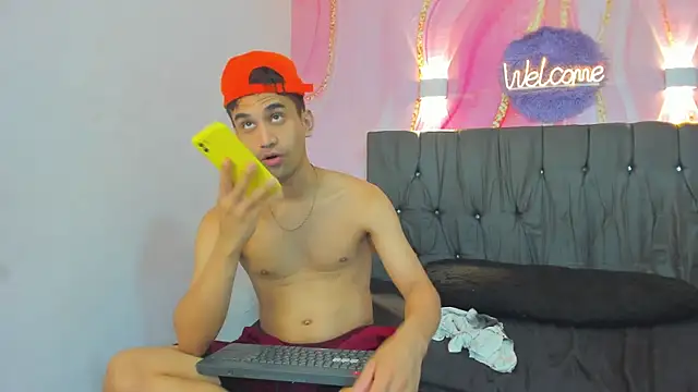 Hot Boys 69 online show from 12.14.25