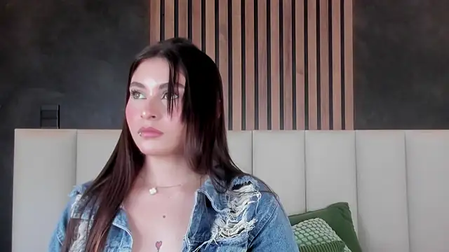 Miia Anderson online show from 04.07.26