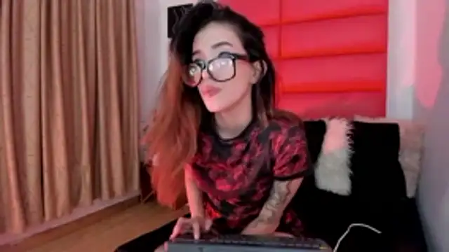 Oliviamonroex18 online show from 02.20.26