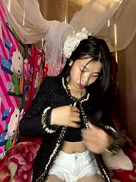 Snapshot of lux-su chatting on 01.17.26 lux-su online show from 01.17.26