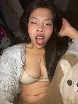 Snapshot of lux-su chatting on 02.19.26 lux-su online show from 02.19.26