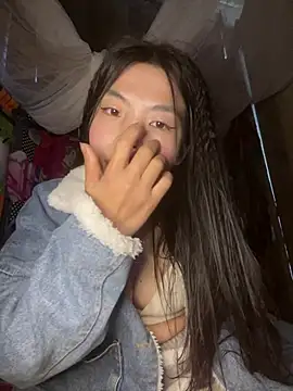 Snapshot of lux-su chatting on 02.20.26 lux-su online show from 02.20.26