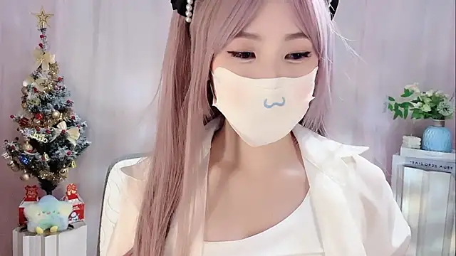 Pinkgirl520 online show from 12.15.25