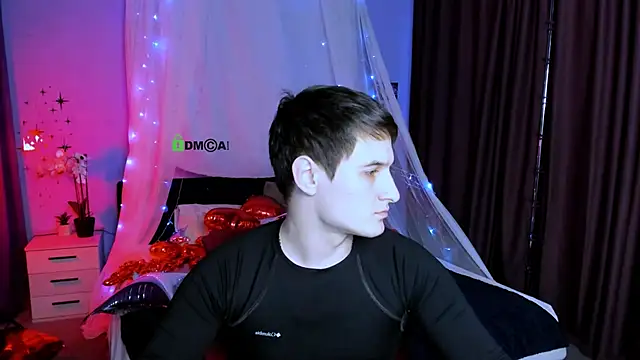 Snapshot of beauty_liam chatting on 02.15.26 beauty liam online show from 02.15.26