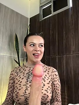 Adelaindiamond  online show from 04.14.26