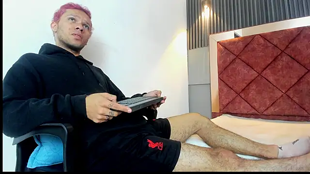 TAYSON SCOTT online show from 12.22.25