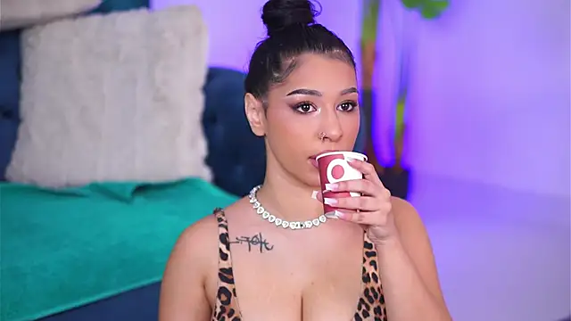 Snapshot of IvyPlush chatting on 01.13.26 IvyPlush online show from 01.13.26