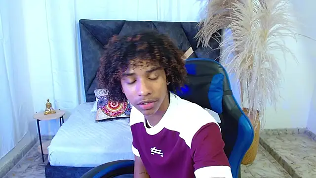 angelll18  online show from 02.14.26