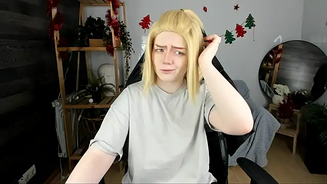 KellyKik online show from 12.17.25