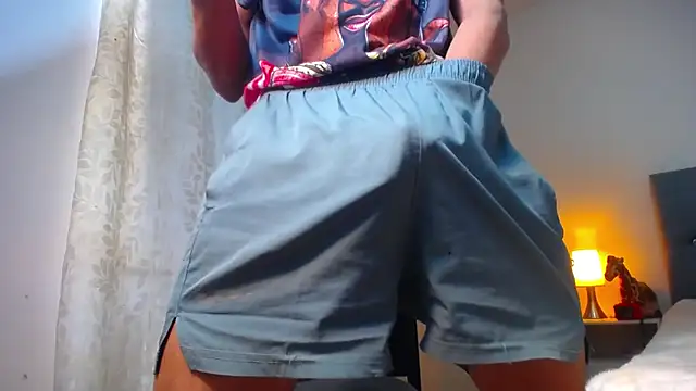 Snapshot of TOMBOYSEXX chatting on 04.23.26 TOMBOYSEXX online show from 04.23.26