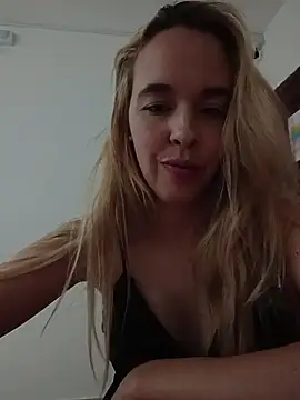 Snapshot of Zairablon chatting on 02.25.26 Zairablon online show from 02.25.26