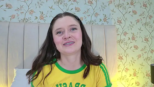 Snapshot of Carrie_GB chatting on 04.09.26 Carrie GB online show from 04.09.26