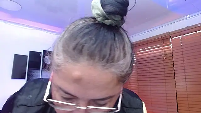 Snapshot of paola_xm chatting on 03.17.25 paola xm online show from 03.17.25