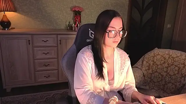 Snapshot of AnneAverry chatting on 02.18.26 AnneAverry online show from 02.18.26