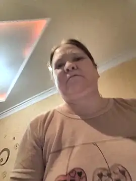 Snapshot of -Queen- chatting on 03.03.26 -Queen- online show from 03.03.26