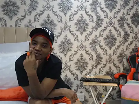 JANIELEE8x online show from 12.15.25