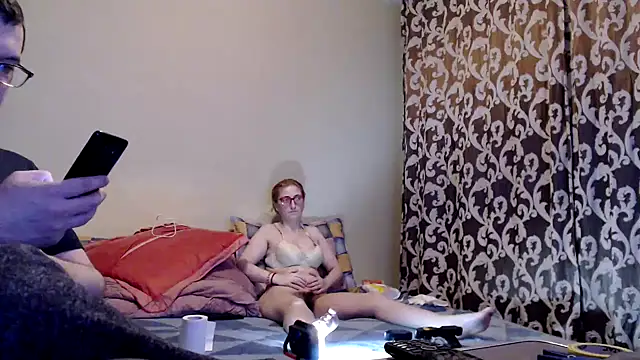 yunis32 online show from 02.14.25