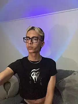 Snapshot of Dracco_Velour_ chatting on 02.19.26 Dracco Velour online show from 02.19.26