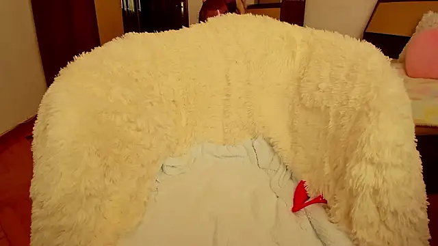 Snapshot of StrawberryEmma chatting on 02.21.26 StrawberryEmma online show from 02.21.26