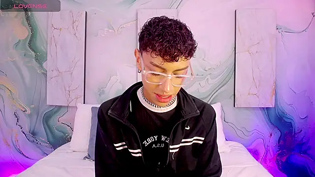 Snapshot of Owen_JP chatting on 03.18.26 Owen JP online show from 03.18.26