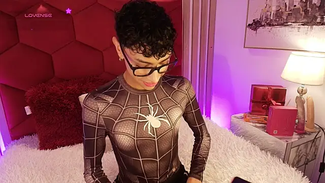 Snapshot of Owen_JP chatting on 04.09.26 Owen JP online show from 04.09.26