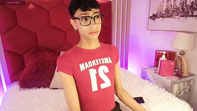 Snapshot of Owen_JP chatting on 04.10.26 Owen JP online show from 04.10.26