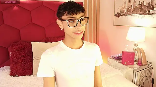 Snapshot of Owen_JP chatting on 04.12.26 Owen JP online show from 04.12.26