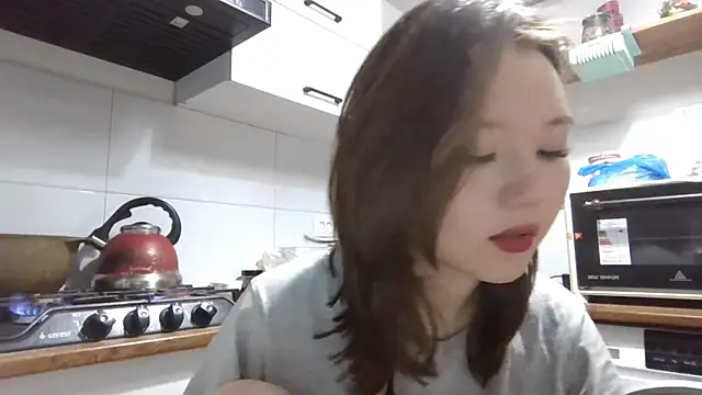 Snapshot of VelmaMaasch chatting on 12.18.25 VelmaMaasch online show from 12.18.25