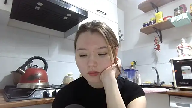 Snapshot of VelmaMaasch chatting on 12.20.25 VelmaMaasch online show from 12.20.25