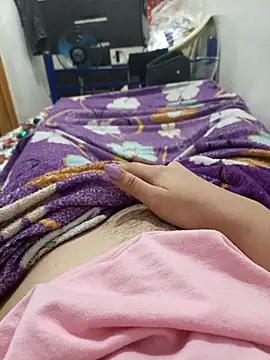 Snapshot of lwkfine chatting on 12.18.25 lwkfine online show from 12.18.25