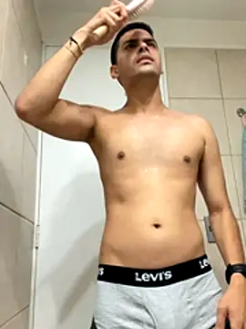 HotWhisper22 online show from 12.17.25